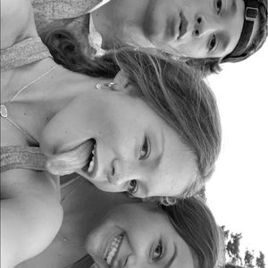 Meet your Posher, Mia